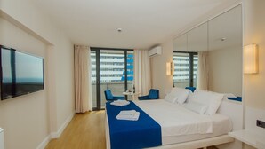 Iron/ironing board, WiFi (free) - V. Orbi City (Batumi)