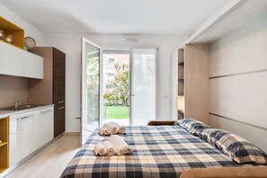 Iron/ironing board, WiFi, bed sheets - GuestHost - Brand new apartment located in Cernobbio, a charming town on the shores of Lake Como! The area is elegant and residential, with 3 big supermarkets nearby, as well as pharmacies, bars and restaurants! Bus stop heading to Como and Menaggio at 5 (Cernobbio)