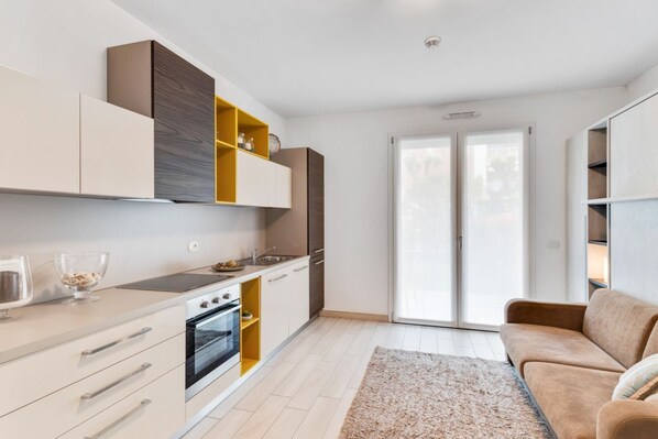 Interior - Brand new apartment located in Cernobbio, a charming town on the shores of Lake Como! The area is elegant and residential, with 3 big supermarkets nearby, as well as pharmacies, bars and restaurants! Bus stop heading to Como and Menaggio at 550m from the (Cernobbio)