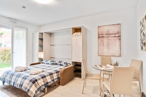 Bügeleisen/Bügelbrett, WLAN, Bettwäsche