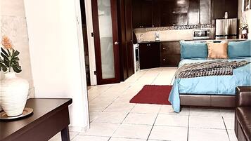 1 bedroom, desk, iron/ironing board, free WiFi