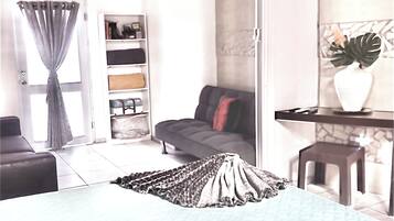 1 bedroom, desk, iron/ironing board, free WiFi