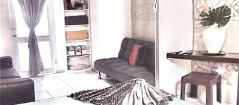 Safe Oversized studio close to Beaches and Airport