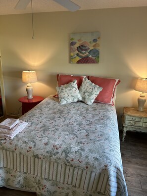 1 chambre, fer et planche à repasser, Wi-Fi gratuit, draps fournis