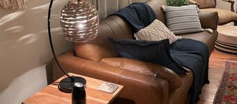 Charming Cottage Five miles from U of A campus