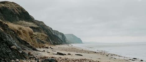 Plage à proximité, chaises longues