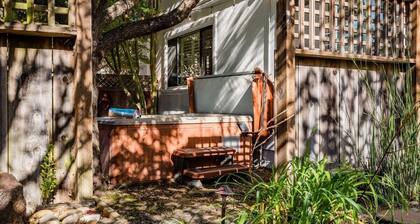 Amazing Beach House w/ Jacuzzi and Fire Pit