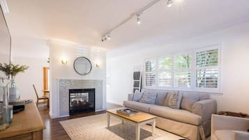 TV, fireplace, offices