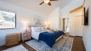 3 Schlafzimmer, Schreibtisch, Bügeleisen/Bügelbrett, Reisekinderbett