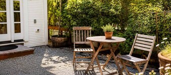 Light-Filled Redwood Cottage with Clawfoot Tub
