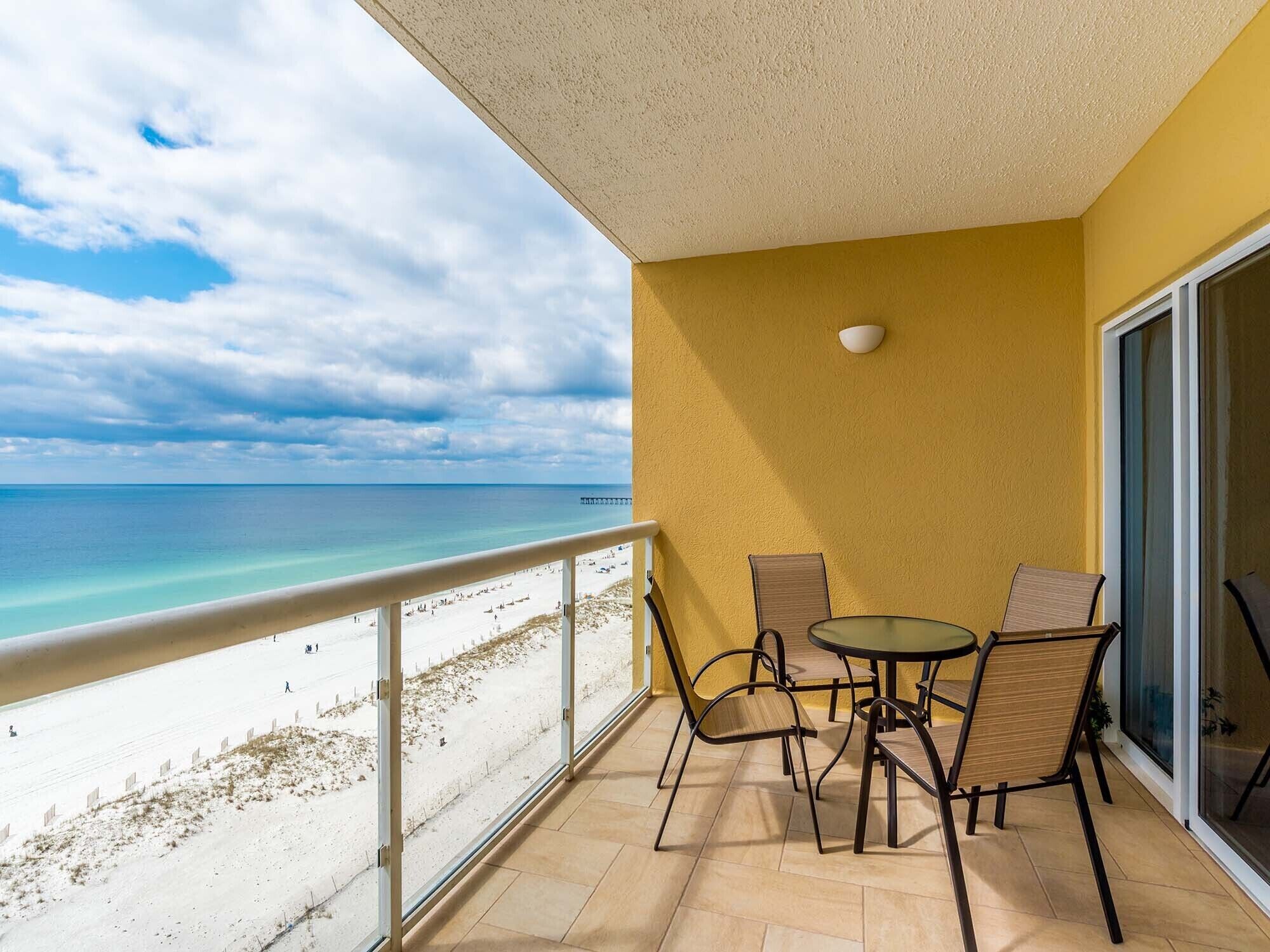 Beachfront Condo in Pensacola Beach – Perfect for a Family Getaway!