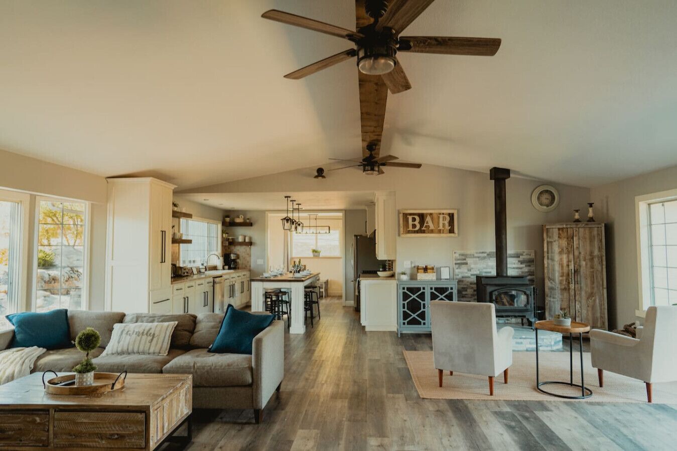 TV, fireplace, ping pong, stereo