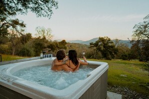 Outdoor spa tub