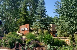 Property grounds - Welcoming & Comfortable Townhome Great Multi-Level Layout (Eagle Vail)