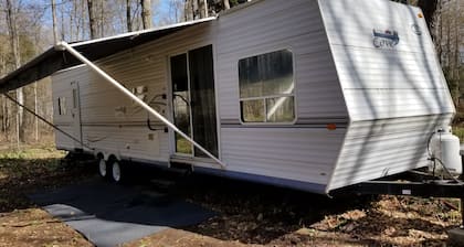 Crystal Camper - Large Two Bedroom Spacious RV w/Wooded Trail