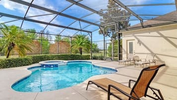 Piscine extérieure, piscine chauffée