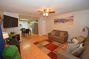 Smart TV, offices - Home Sweet Home - Peace, Love, & Enjoy (Kingsville)