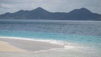 Una spiaggia nelle vicinanze