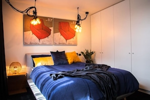 2 bedrooms, desk, iron/ironing board, WiFi - Luxury  2Bdr Beach Side Apt FreeNetflix☆WiFi☆Wine (Seaford)