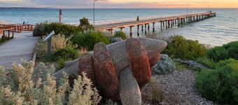 Luxury  2Bdr Beach Side Apt FreeNetflix☆WiFi☆Wine