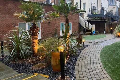 Apartment-sleeps4-balcony-parking-petsok