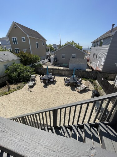 Beach & Bay Getaway in Seaside Park- Beach Passes & Parking Included