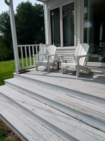 Terrace/patio. Farmstay, 2 bedrooms with 2 private baths, private entrance.