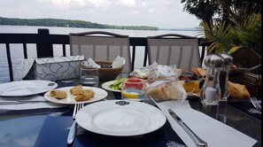 Outdoor dining - LAST MINUTE, 14:00! Nauticski Lac Brome, Knowlton *Ski Bromont/Sutton/Orford/O-H (Knowlton)