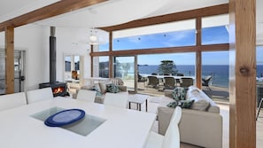 Interior - Watch the Whales - Breathtaking Views (Avoca Beach)