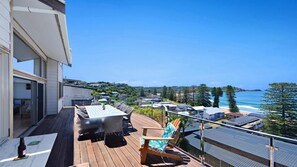 Outdoor dining - Watch the Whales - Breathtaking Views (Avoca Beach)