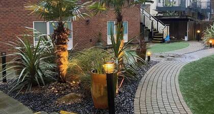 Apartment-Sleeps4-Balcony-Parking-PetsOk