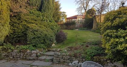 Cottage - Sleeps 4 - Pets Ok - Garden - Parking