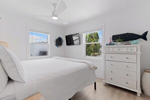3 bedrooms, iron/ironing board, Internet, bed sheets