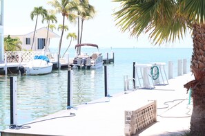 Marina - Oceanside, Pet Friendly, Smart Home with-SUP, kayak with and 60 ft Dock (Marathon)