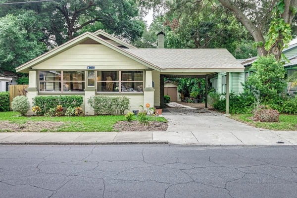 This 1925 historic bungalow offers the convenience of a walkable lifestyle if you choose, with nearby attractions including Lake Morton, Downtown Lakeland, the Lakeland Public Library, and the Polk Museum of Art to name a few.