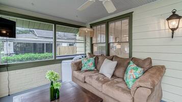 Smart TV, books, offices