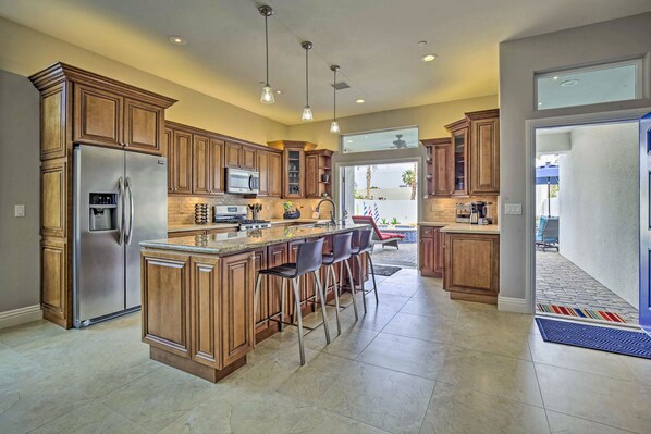 Fridge, microwave, stovetop, dishwasher