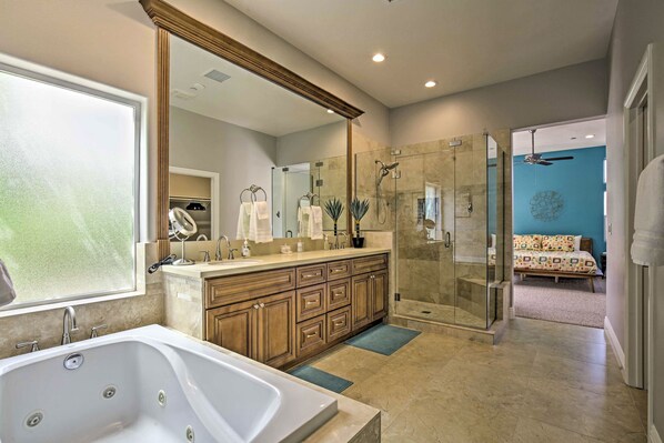 Free toiletries, hair dryer, towels - Adobe Escape w/ Private Spa & Pool in La Quinta! (La Quinta)