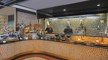 Desayuno buffet diario (MYR 45.00 por persona)