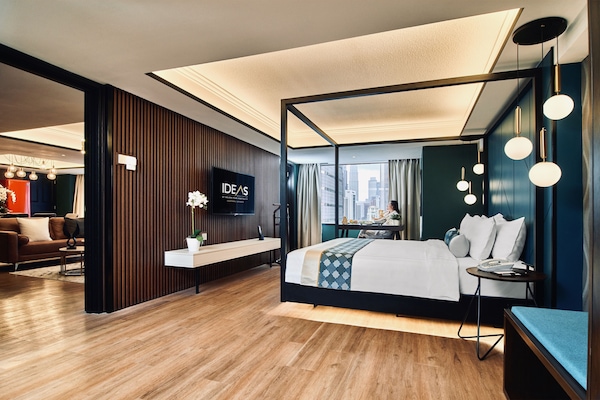 Suite Premier, 1 Tempat Tidur King | Seprai premium, busa memori, minibar, dan brankas