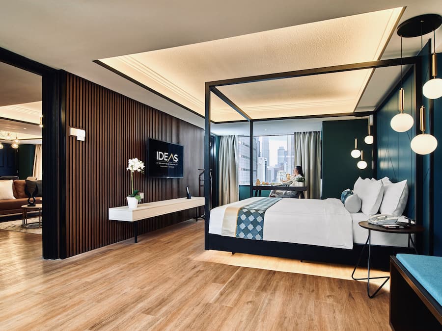 Svit Premier - 1 kingsize-säng | Sängtillbehör av högsta kvalitet, memory foam-madrasser och minibar