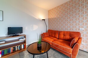 TV, ping pong - Holiday Apartment Vitus with Mountain View, Wi-Fi, Garden & Terrace (Tscherms)