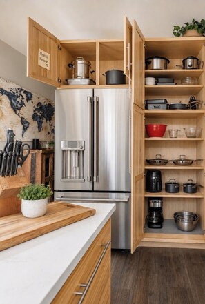 Interior - Breckenridge Mnt home. Gorgeous views/hot tub. Great location! 30+ day stays (Breckenridge)