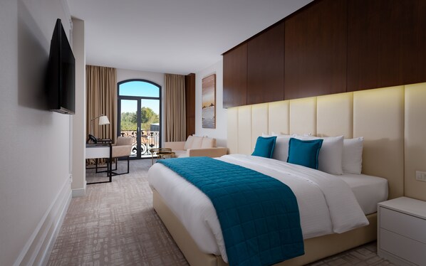 Habitación Deluxe, 1 cama matrimonial | Caja de seguridad en la habitación y decoración personalizada 