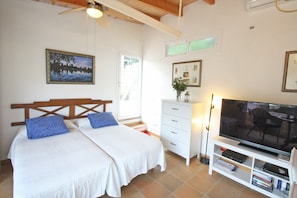 1 bedroom, free WiFi, bed sheets - Beach studio with sea views in Port de Soller (Port de Sóller)