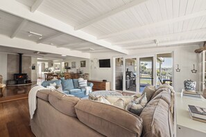 Smart TV, fireplace, DVD player, toys