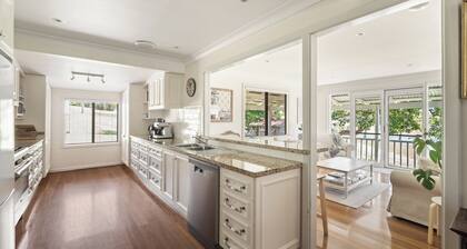 Hampshire Farmhouse - beautifully appointed home in WA's Southern Forests