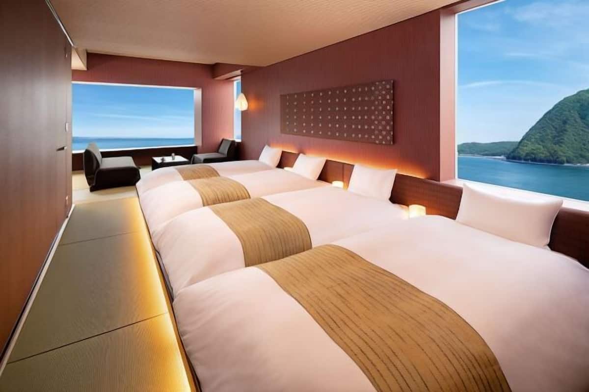 In-room safe, free WiFi, bed sheets