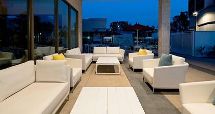 Staybridge Suites Long Beach Airport