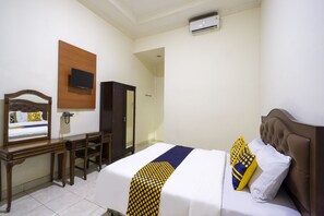 Room - Spot ON 3978 Hotel Danau Indah (Bekasi)